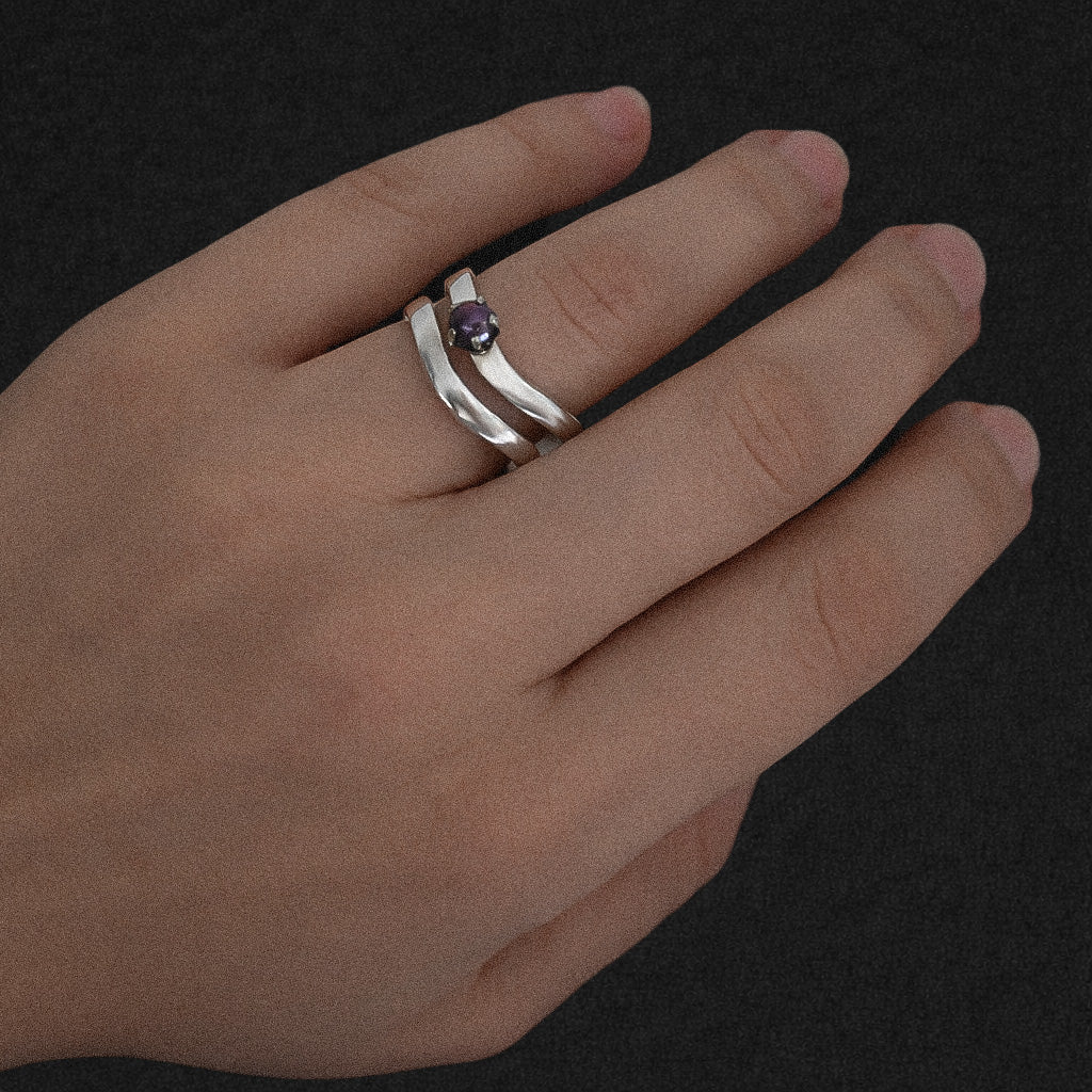 Forma Ring with Peacock Pearl